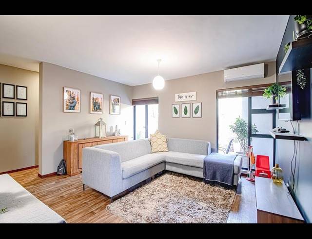 2 BEDROOM PROPERTY TO RENT IN MENLO PARK